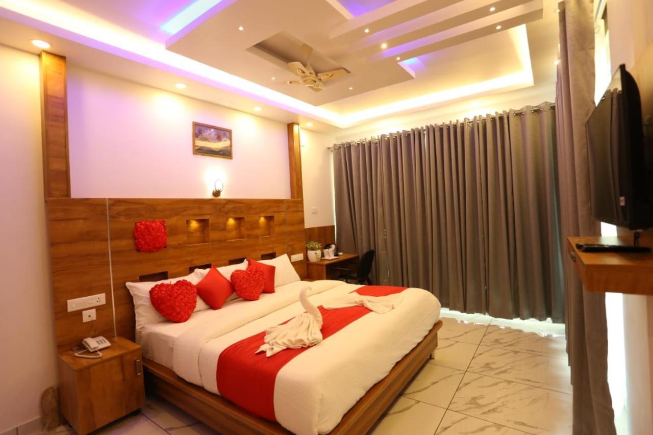 Cloud Bed Holidays Мунар Екстериор снимка